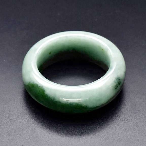 Very unique all natural 27.32ct Jadite Jade ring