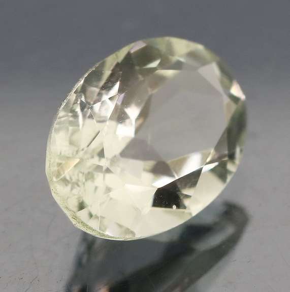 Beautiful 5.01ct platinum green Amethyst