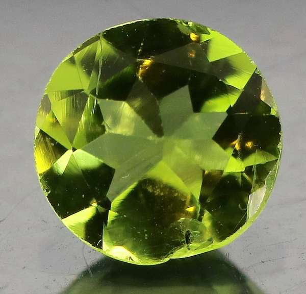 Vivid spring green 1.66ct untreated Peridot solitaire