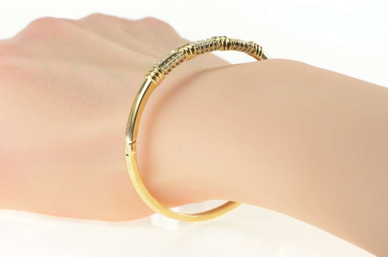 14K Yellow Gold 0.50 Ctw Diamond Cluster Banded Oval Bangle Bracelet