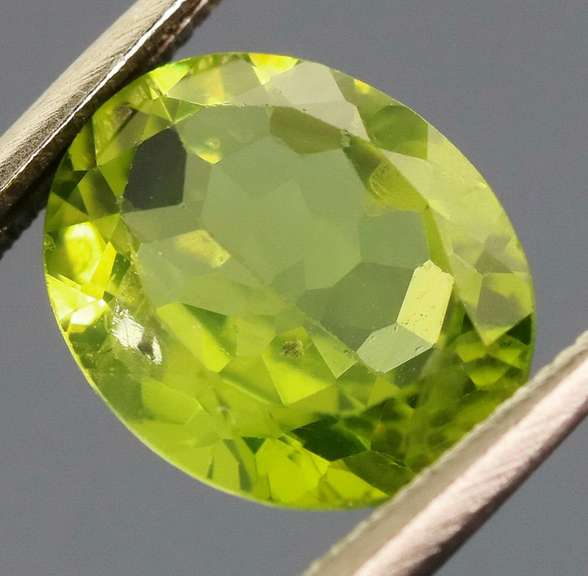 Large 2.48ct Burma green Peridot