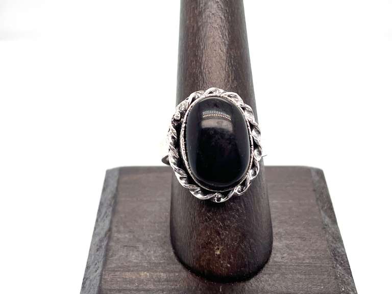 👻BOO!TIFUL👻 Oval Petite Oval Black Onyx Tibetan Silver Rope Design Ring