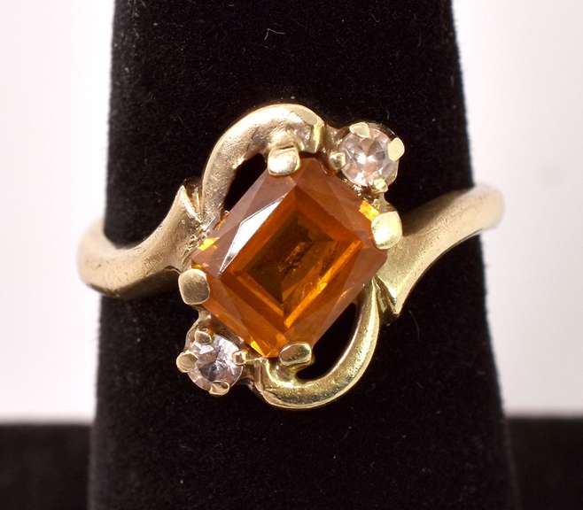 Elegant Gold Sapphire and Quartz Ring in Yellow Gold