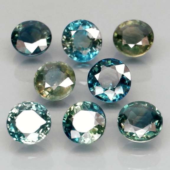Heated only! 4.14 carat 8 piece Sapphire set