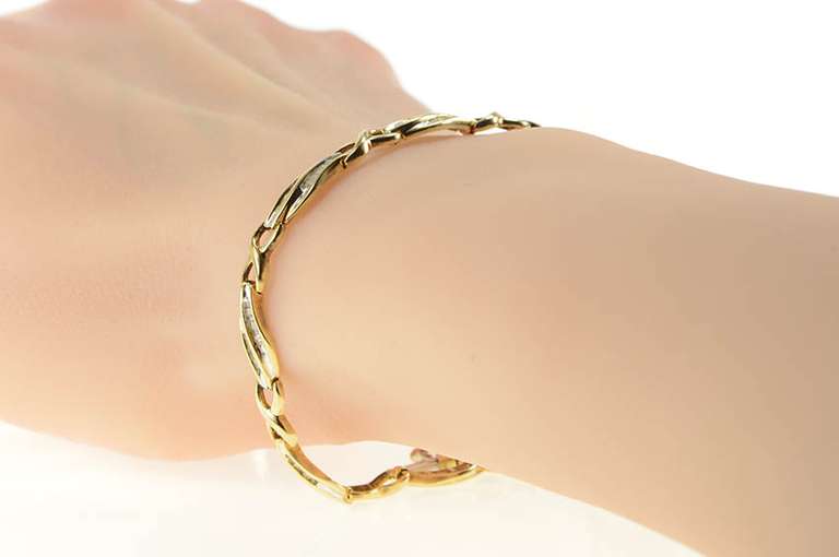 10K Yellow Gold 1.25 Ctw Baguette Diamond Wavy Tennis Bracelet