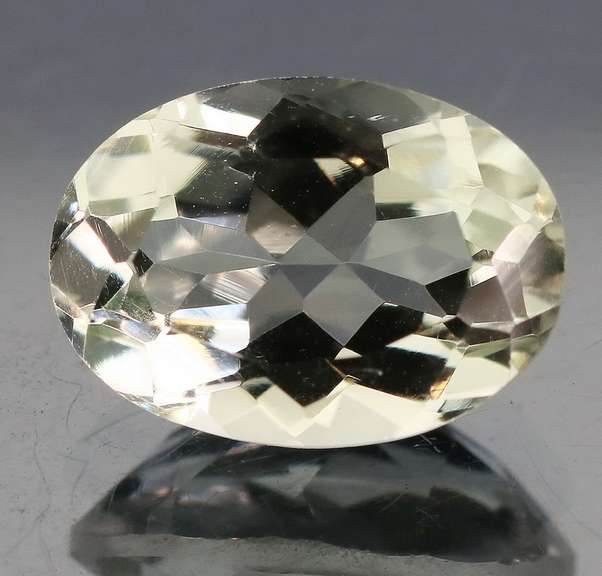 Beautiful 5.73ct platinum green Amethyst