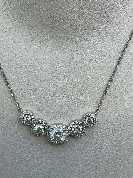 14K WHITE GOLD AND DIAMOND NECKLACE