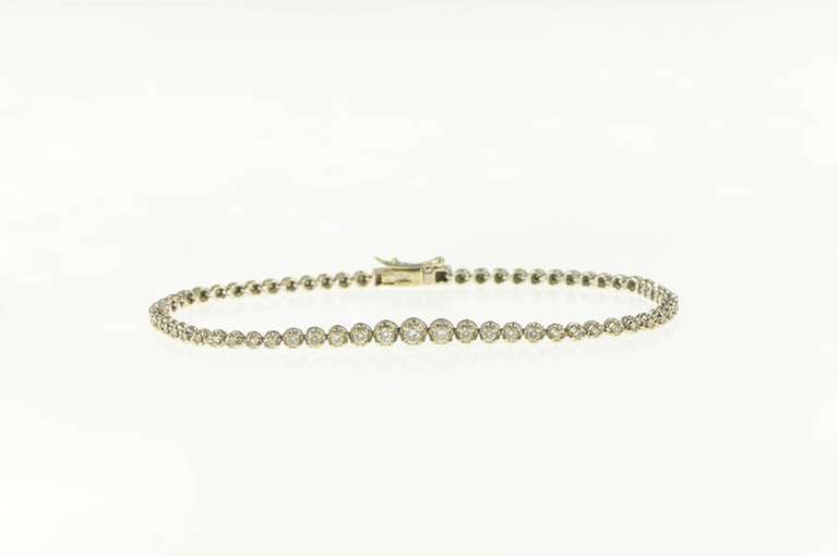 18K White Gold 1.00 Ctw Graduated Diamond Classic Tennis Bracelet