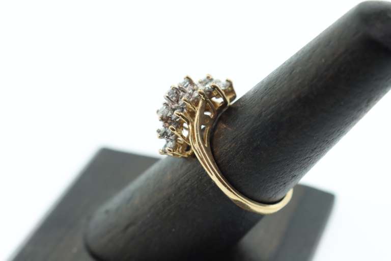 Ladies 14k gold diamond cluster ring