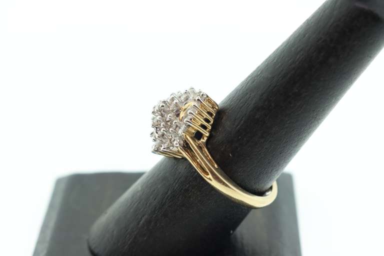 LADIES 14K GOLD AND DIAMOND RING