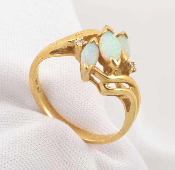 Pleasing Marquise Opal Ring