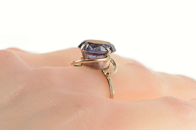 14K Yellow Gold 1930's Syn. Amethyst Swirl Cocktail Statement Ring