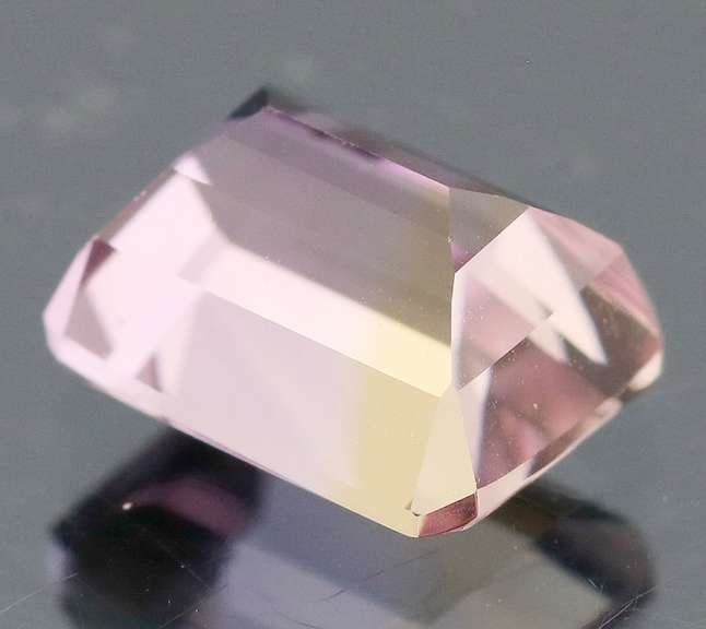 Beautiful 2.74ct lightly colored natural Ametrine