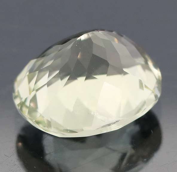 Stunning 6.17ct platinum green Amethyst