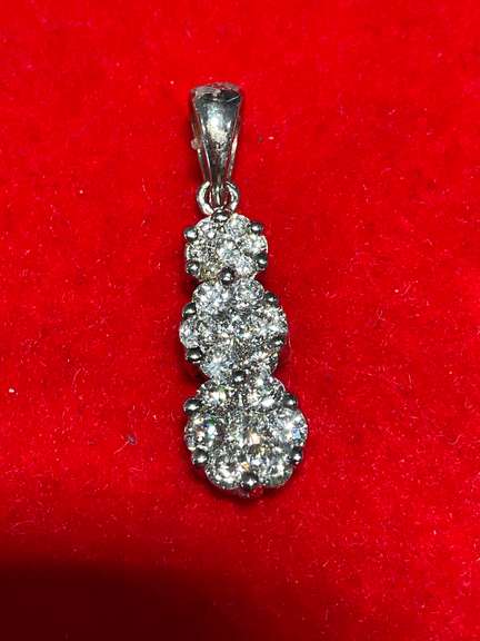 BRAND NEW 14K WHITE GOLD DIAMOND PENDANT