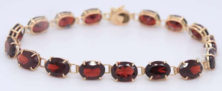 Gorgeous Yellow Gold Garnet Bracelet