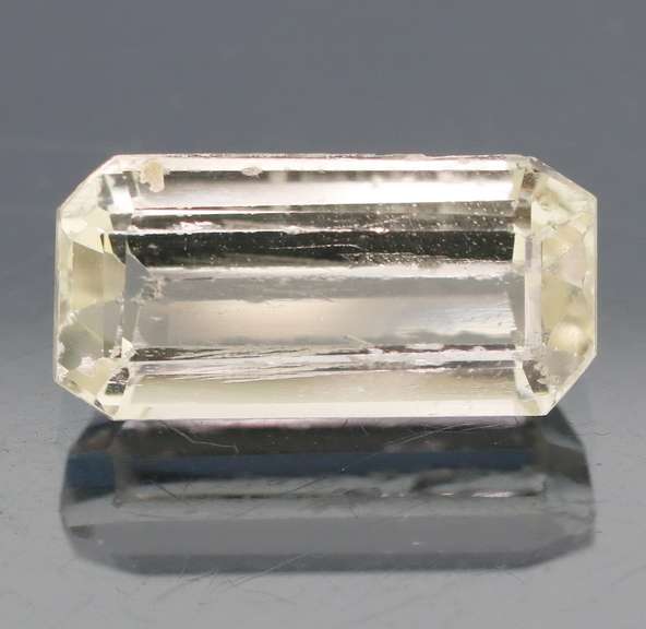 Striking 8ct high fire champagne Kunzite