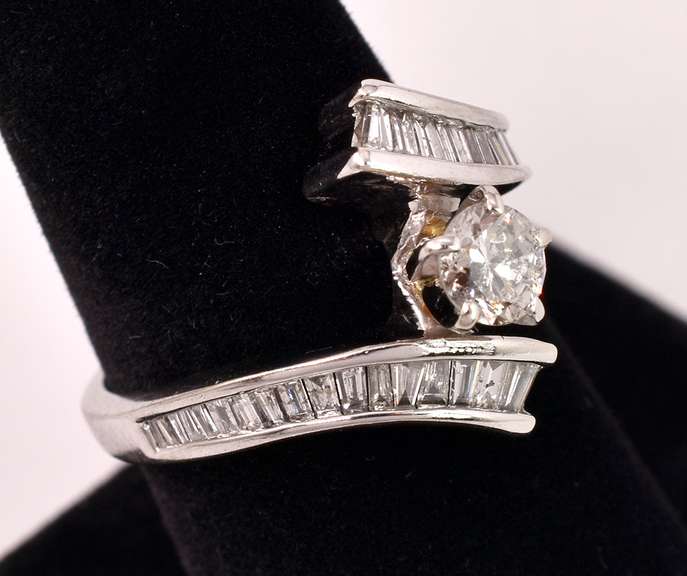Ravishing Diamond Swirl Ring in 14K White Gold