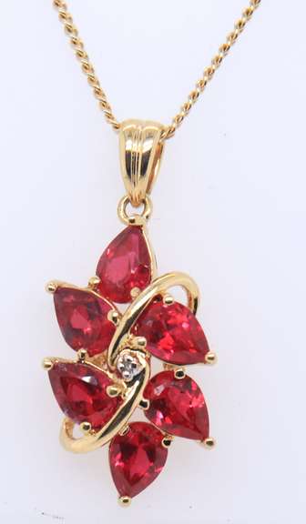 925 Sterling Silver Cubic Zirconia Pendant on Chain