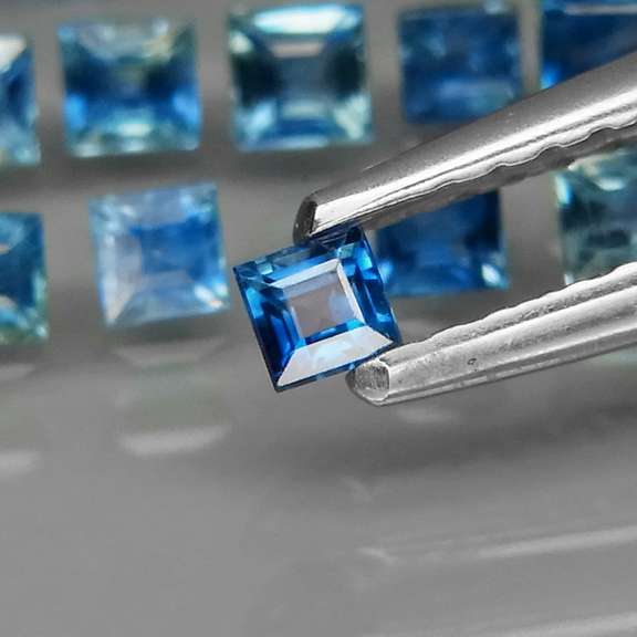 Vivid blue 3.78ct princess cut Sapphire set