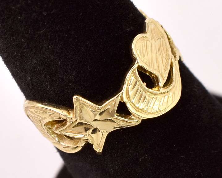 Incredible Star and Moon Ring in 14K Yellow Gold