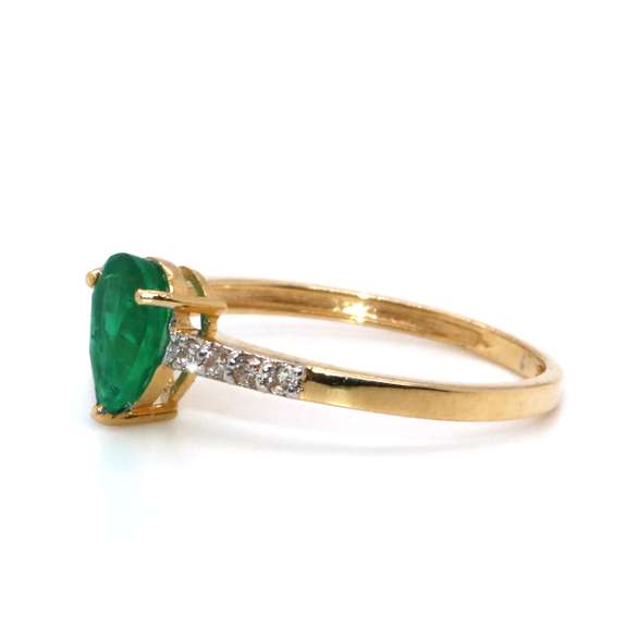 Charming Emerald and Diamond 14kt Ring