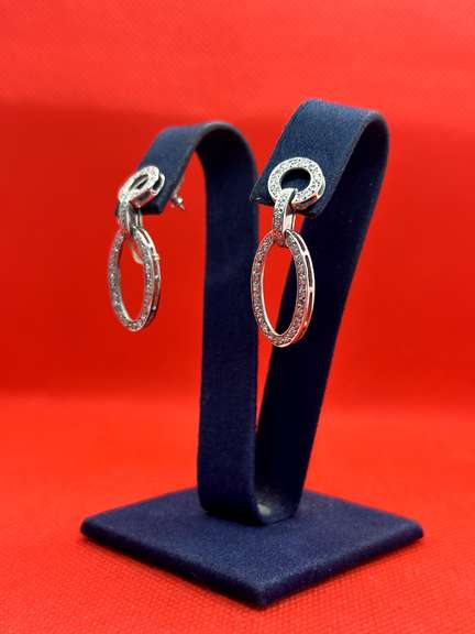 ELEGANT 18K WHITE GOLD EARRINGS WITH 0.75 CARAT OF DIAMOND