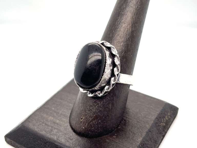 👻BOO!TIFUL👻 Oval Petite Oval Black Onyx Tibetan Silver Rope Design Ring