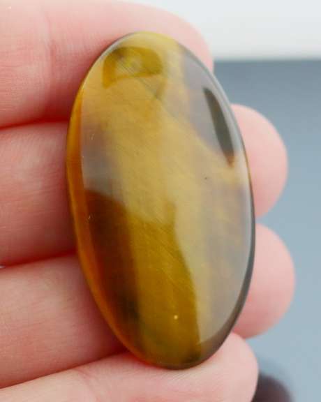 Unique! 47.02ct Golden Tiger Eye cabochon