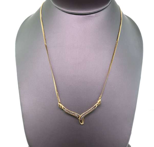 LADIES 14K GOLD AND DIAMOND NECKLACE