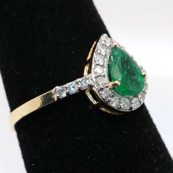 14kt Yellow Gold, Emerald, & Diamond Cocktail Ring