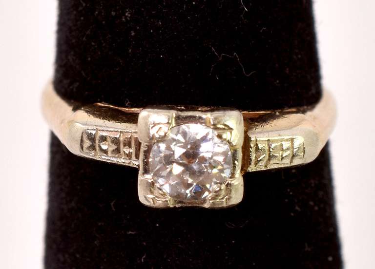 Beautiful Vintage Petite Diamond Ring in 14K White Gold
