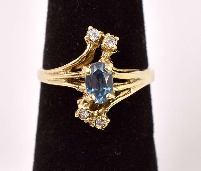 Beautiful Blue Gemstone Ring in Yellow Gold