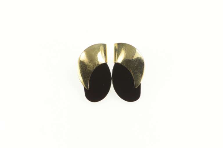 14K Yellow Gold Retro Black Onyx Wavy Detail Statement Earrings