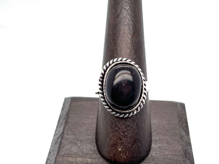 🦇Fangtastic!🦇Petite Oval Black Onyx Tibetan Silver Rope Design Ring