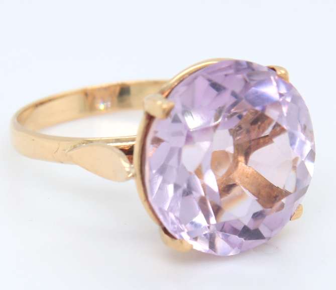 Vintage Yellow Gold Rose Quartz Ring