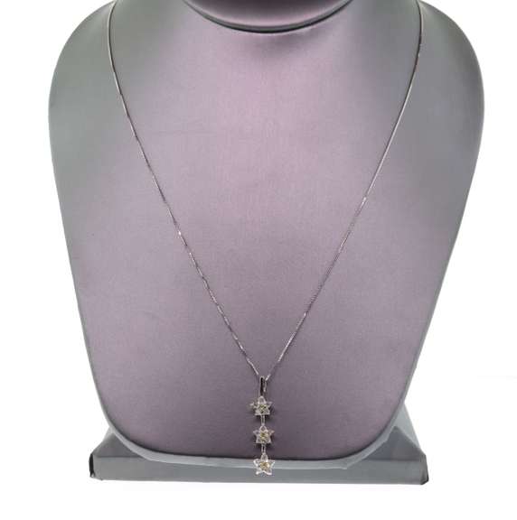 Ladies 14k white gold and diamond necklace and pendant