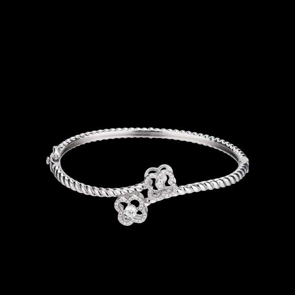 Beautiful Two clover Dancing Stone Bangle