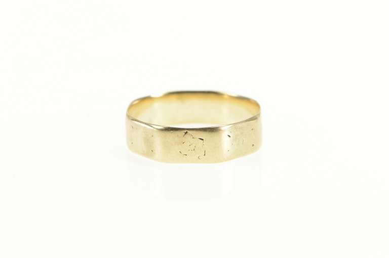 10K Yellow Gold Victorian Worn Squared 5.1mm Etched Band Ring