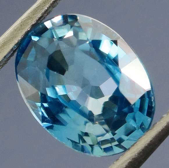 Glittering 1.66ct diamond luster blue Zircon