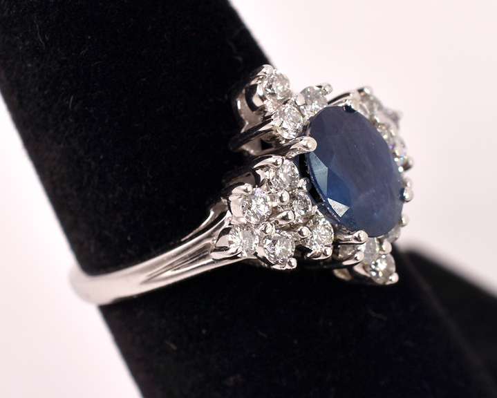 Spectacular Sapphire and Diamond Ring in 14K White Gold