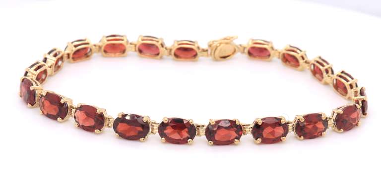 Gorgeous Yellow Gold Garnet Link Bracelet