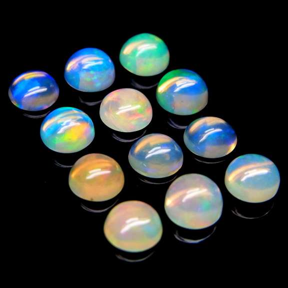 Beautiful 3.95ct unheated Ethiopian jelly opal set