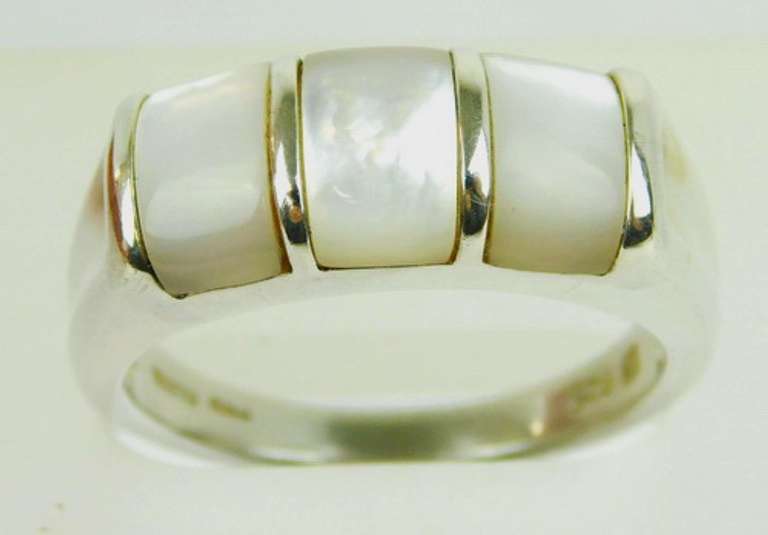 Pretty Sterling Mother of Pearl Ring, Size 9.25