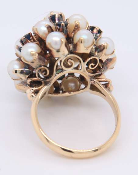 Vintage Yellow Gold Blue Sapphire and Pearl Cluster Ring