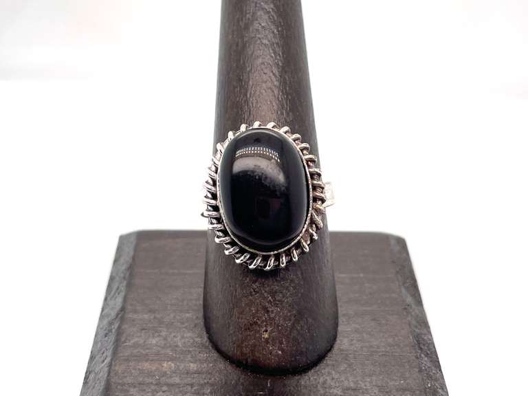 🦇Fangtastic!🦇 Petite Oval Black Onyx Tibetan Silver Rope Design Ring