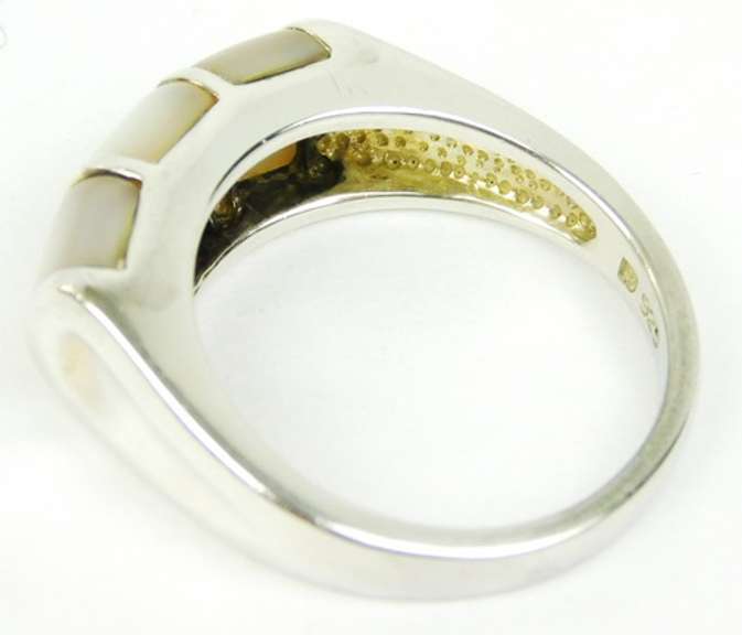 Pretty Sterling Mother of Pearl Ring, Size 9.25