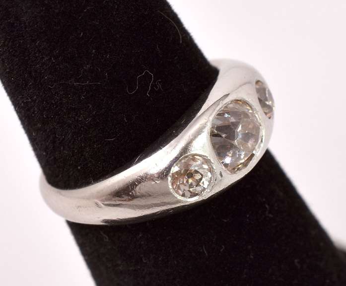 Classy Approx. 0.55CTS  Diamond Ring in Platinum