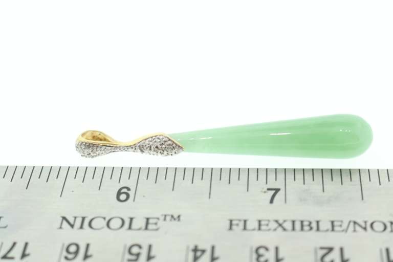 14K GOLD DIAMOND AND JADE PENDANT