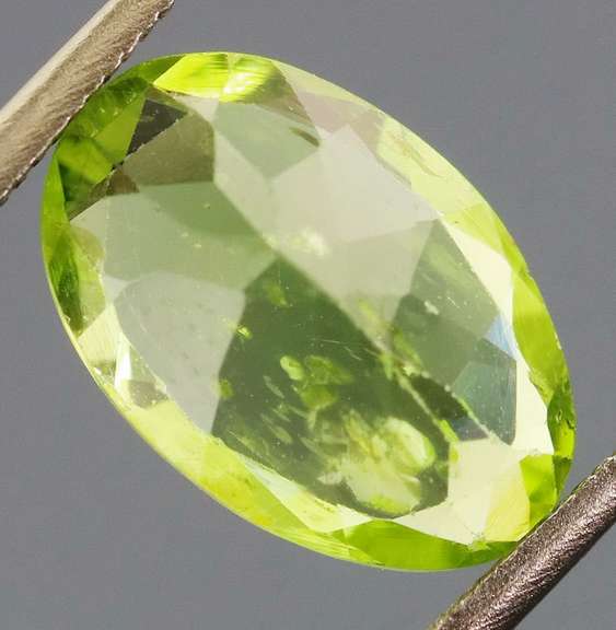 Eye catching 2.31ct Burma green Peridot